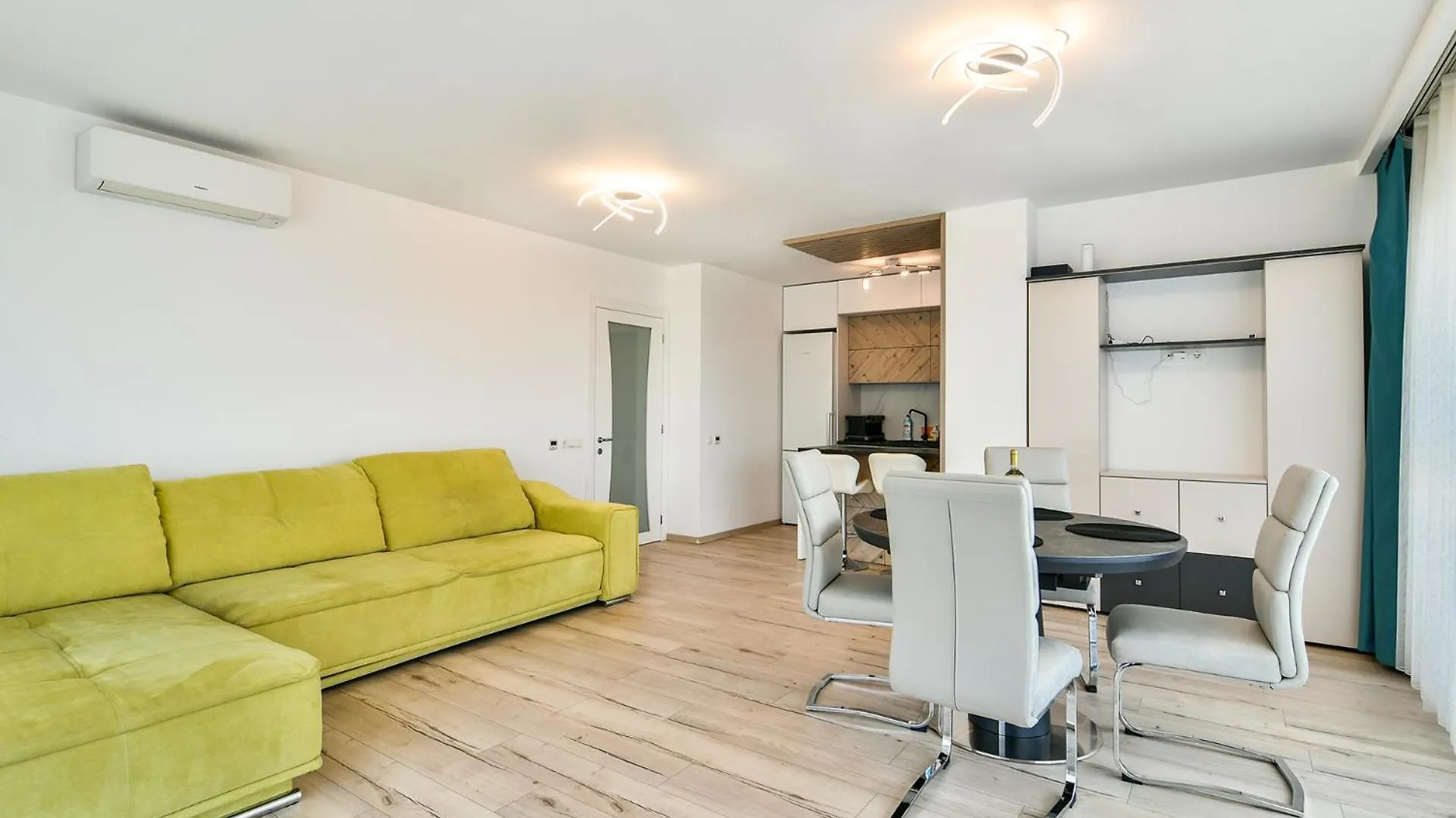 Azure View 2Br Luxury Apartment - Free Parking 瓦爾納