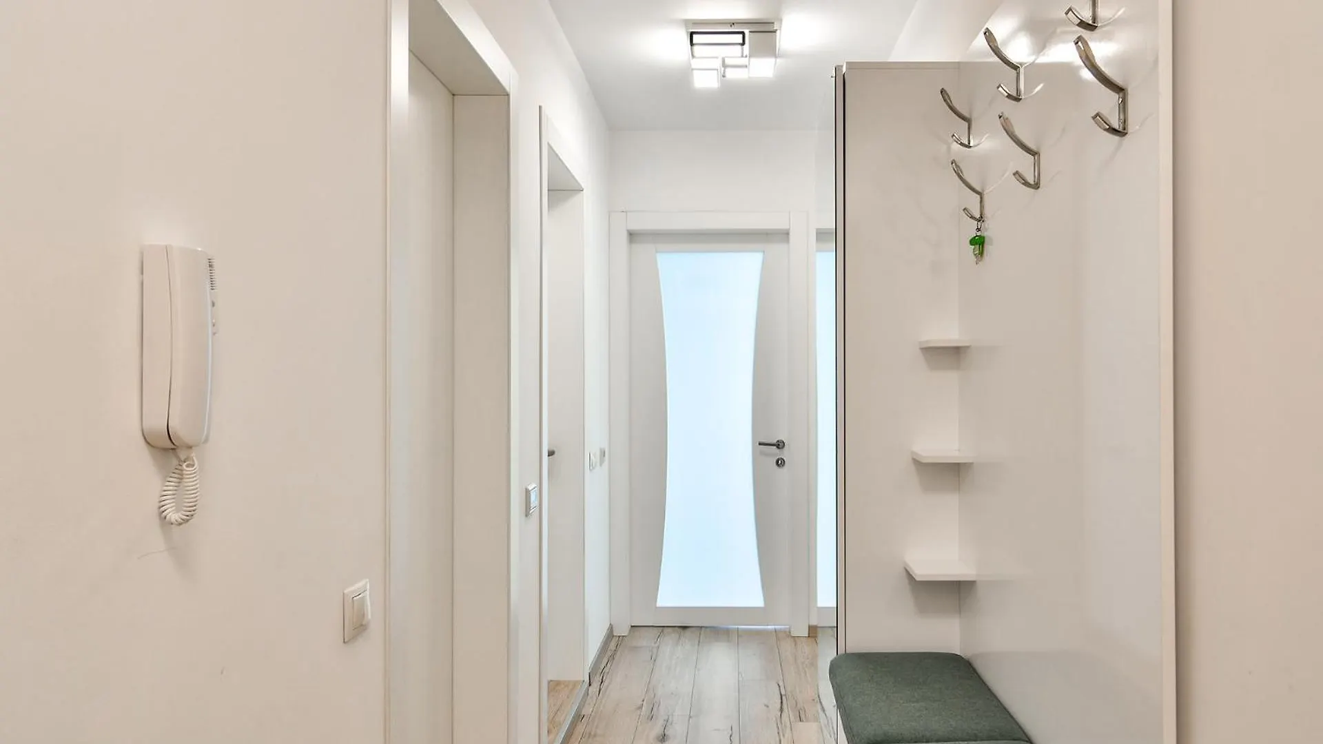 Azure View 2Br Luxury Apartment - Free Parking 瓦爾納